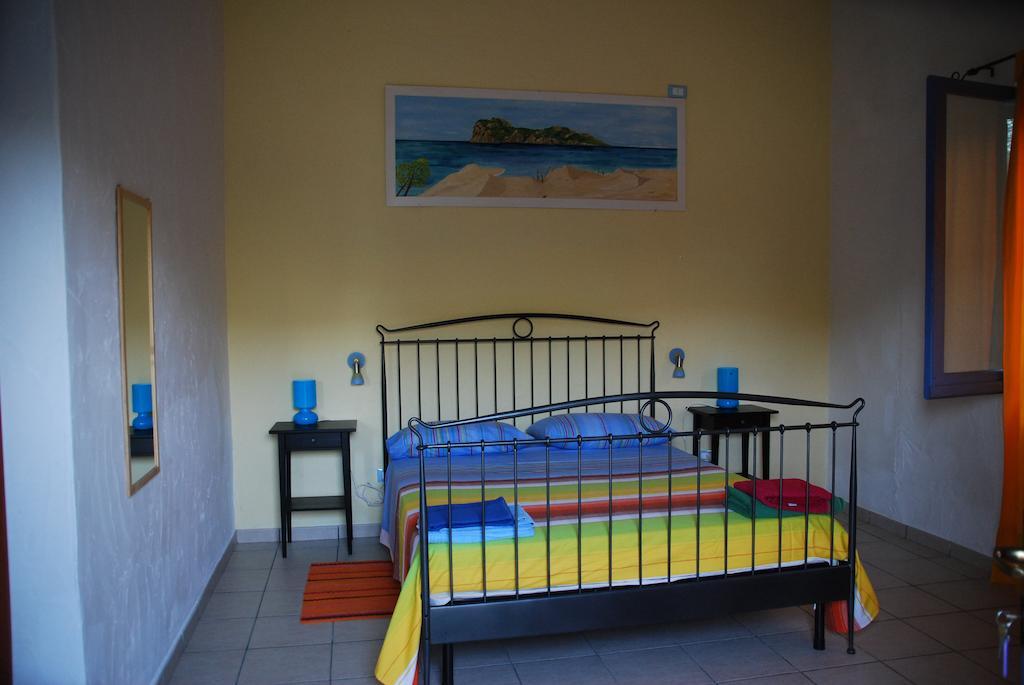 Agrituerra Bed and Breakfast Teulada Rum bild