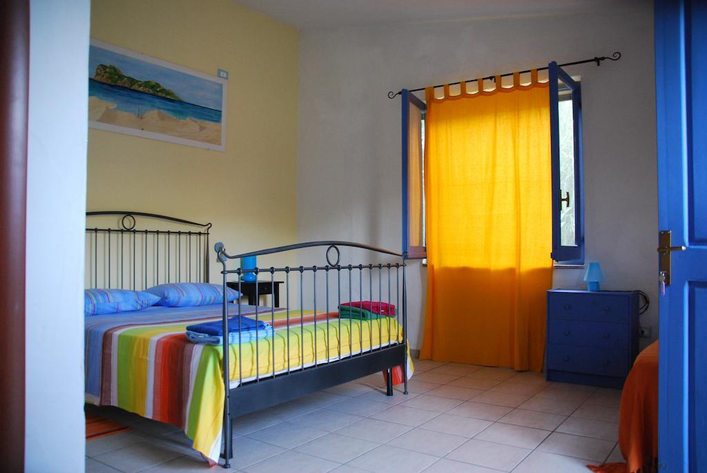 Agrituerra Bed and Breakfast Teulada Rum bild